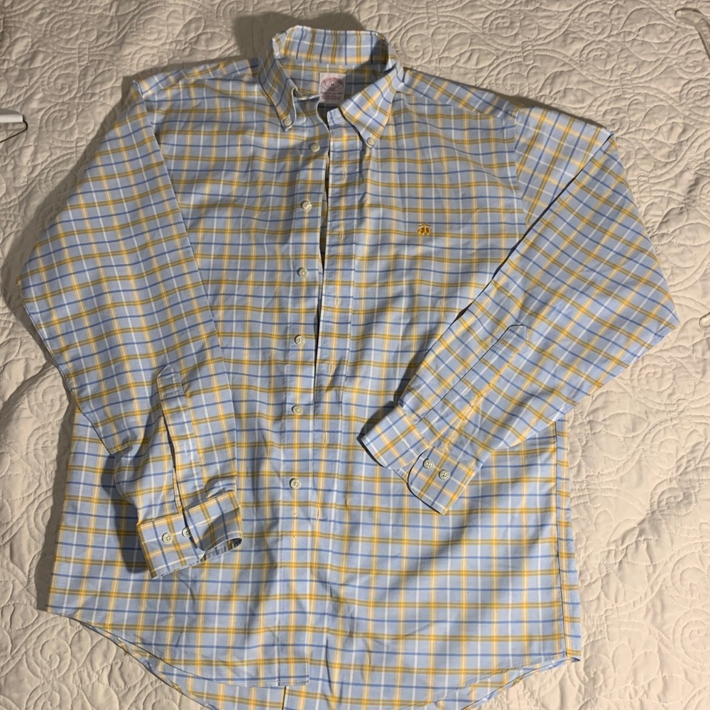Mens Brooks Brothers plaid button down shirt Size M NWOT